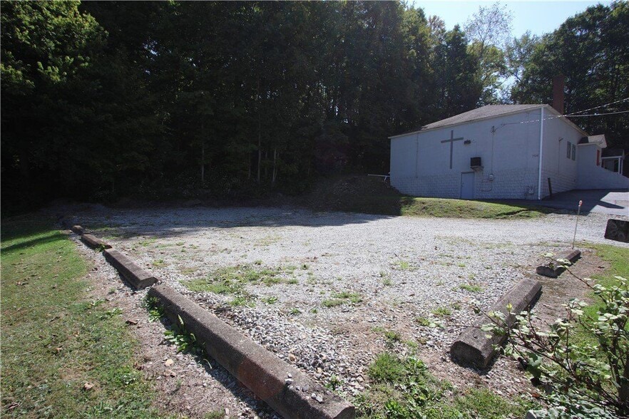 More Photos Of 700 E Main St, Monongahela Religious Facility For Sale