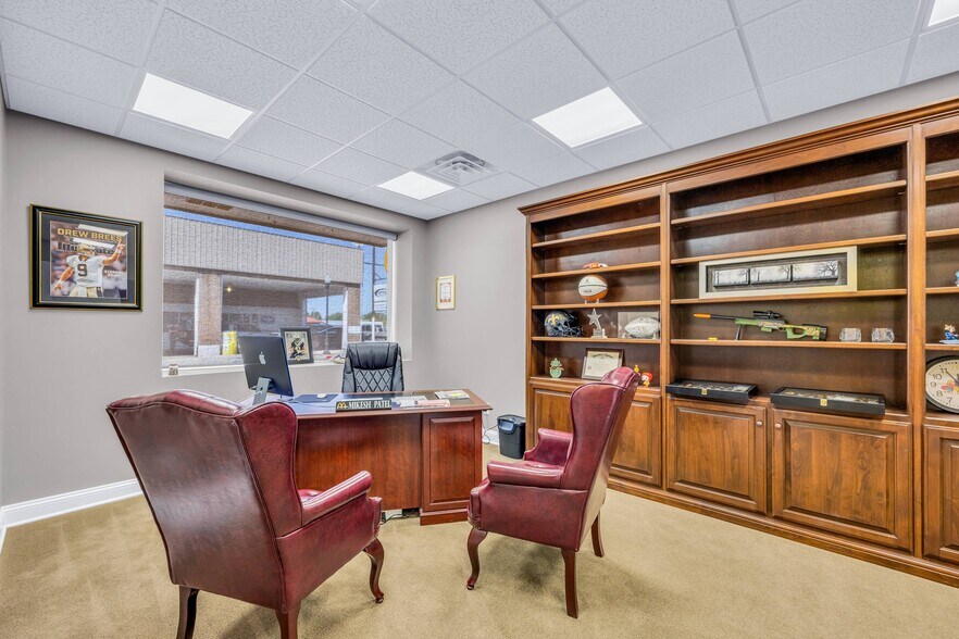 More Photos Of 24 Hartwell St, Royston Office For Sale