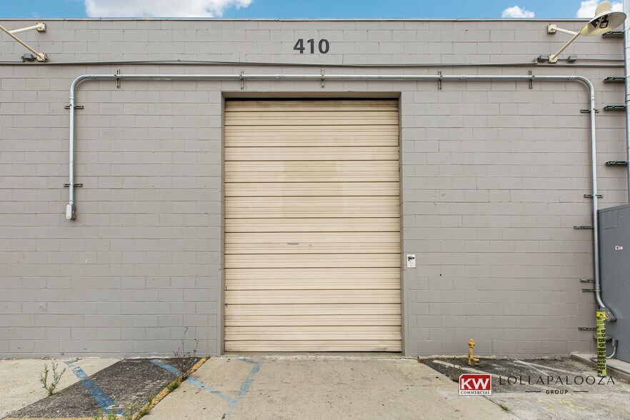 More Photos Of 400-410 S Irwindale Ave, Azusa Warehouse For Sale