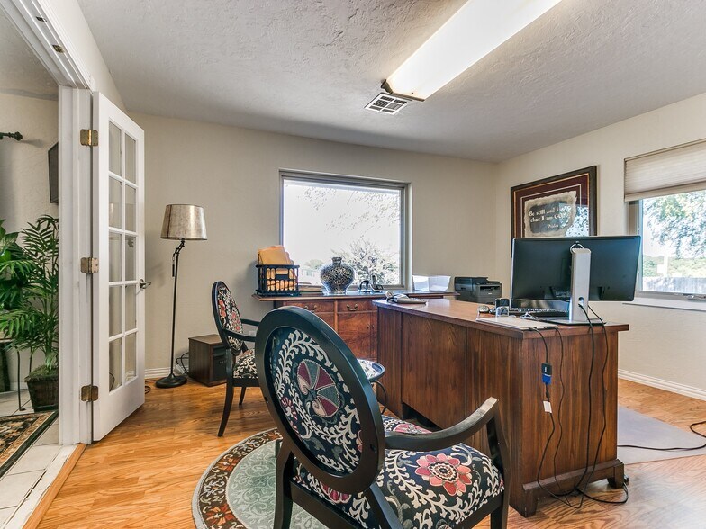 More Photos Of 16446 NE 23rd St, Choctaw Office Residential For Sale