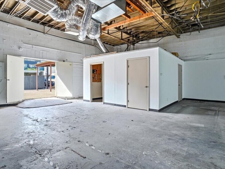 More Photos Of 2927 Morton St, Fort Worth Storefront For Sale