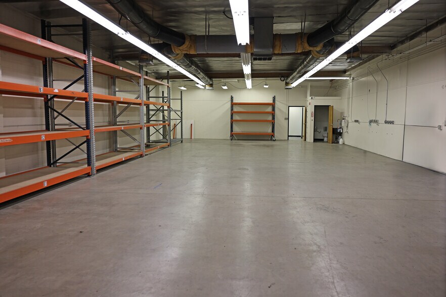 More Photos Of 2815 W Empire Ave, Burbank Warehouse For Lease
