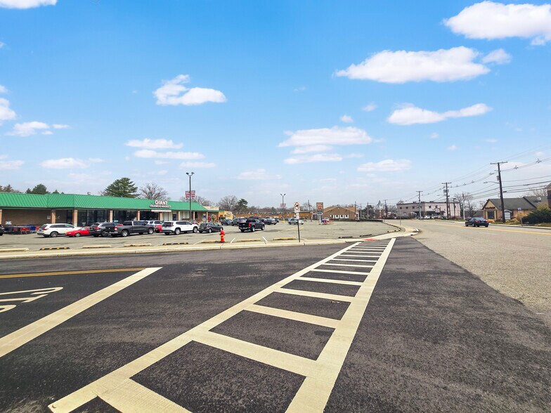 More Photos Of 19-21 Wyckoff Ave, Waldwick Unknown For Lease