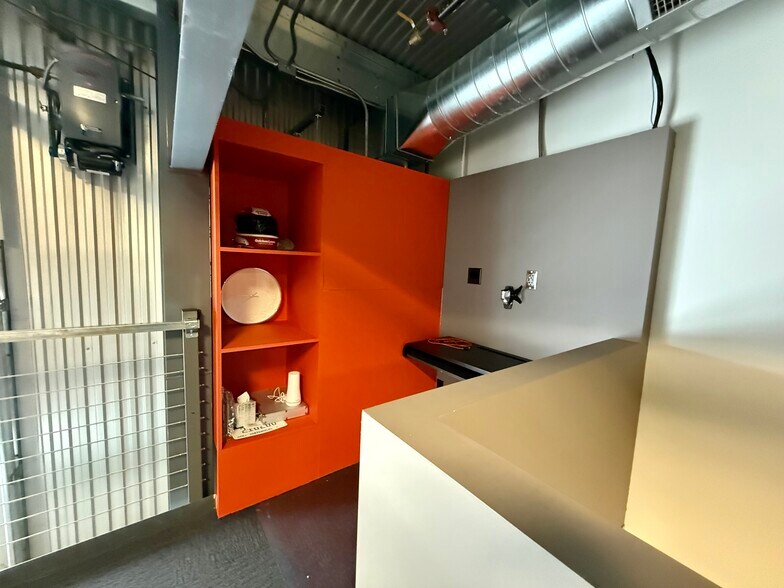 More Photos Of 123 Pit Ln, Pontiac Specialty For Sale