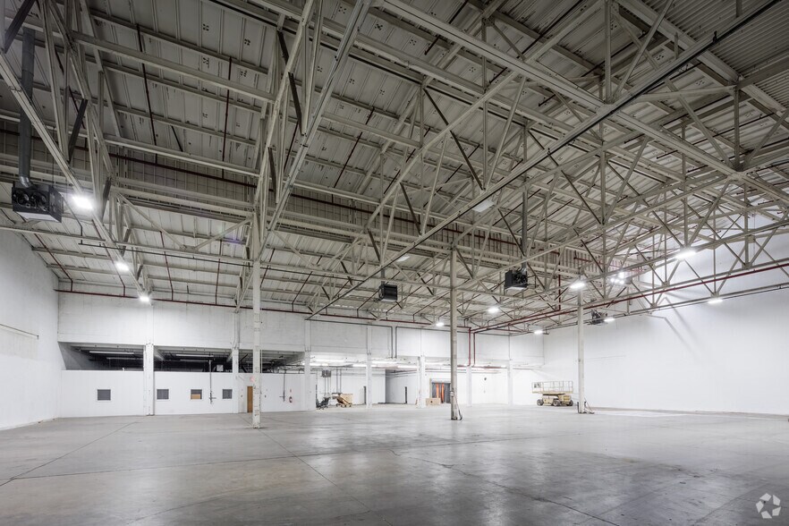 More Photos Of 480 Main Ave, Wallington Warehouse For Lease