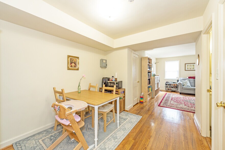 More Photos Of 7806-7820 Tilbury St, Bethesda Apartments For Sale