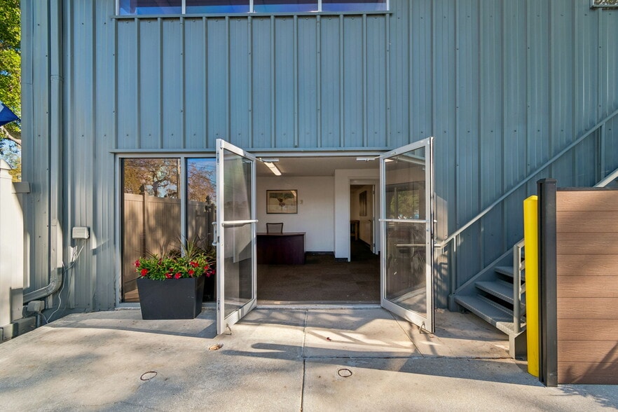 More Photos Of 1453 S Martin Luther King Jr Ave, Clearwater Warehouse For Sale