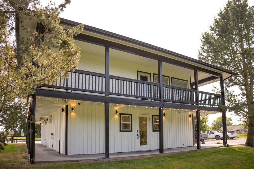 More Photos Of 14965 W Bow Hill Rd, Bow General Retail For Sale