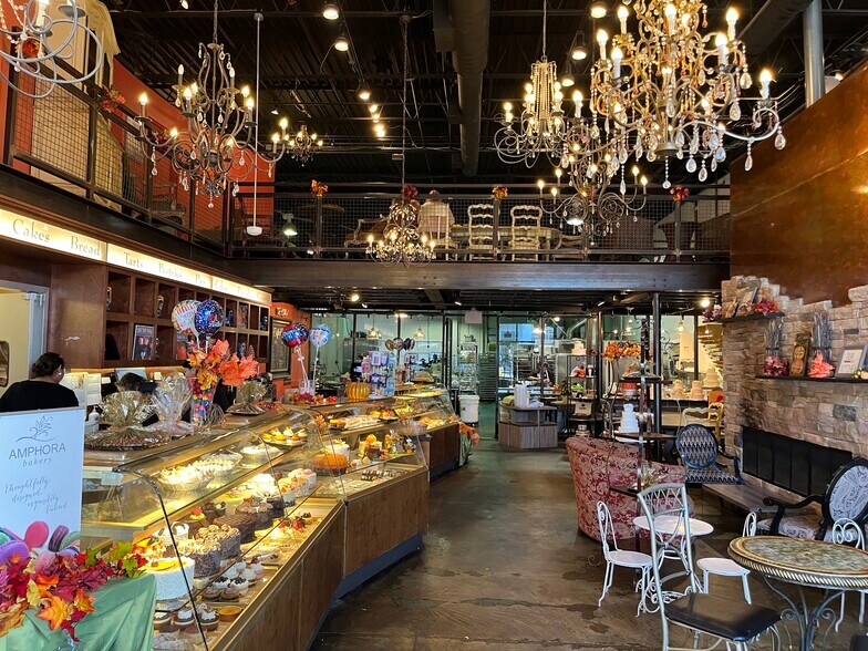 More Photos Of 294 Sunset Park Dr, Herndon Showroom For Sale