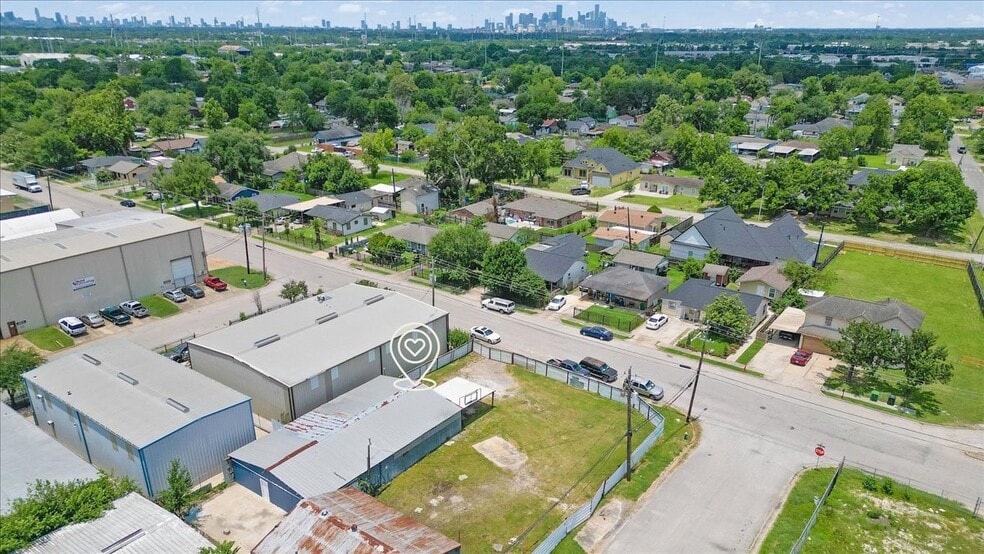More Photos Of 6334 Midvale Ave, Houston Warehouse For Sale