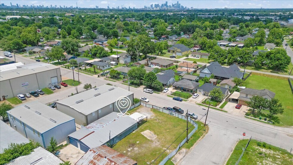 More Photos Of 6334 Midvale Ave, Houston Warehouse For Lease