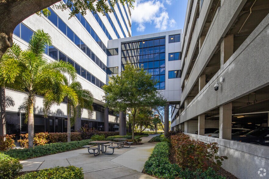 More Photos Of 2203 N Lois Ave, Tampa Office For Lease