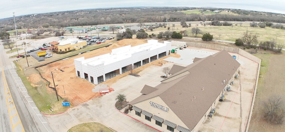 More Photos Of 1800 Santa Fe Dr, Weatherford Office For Lease