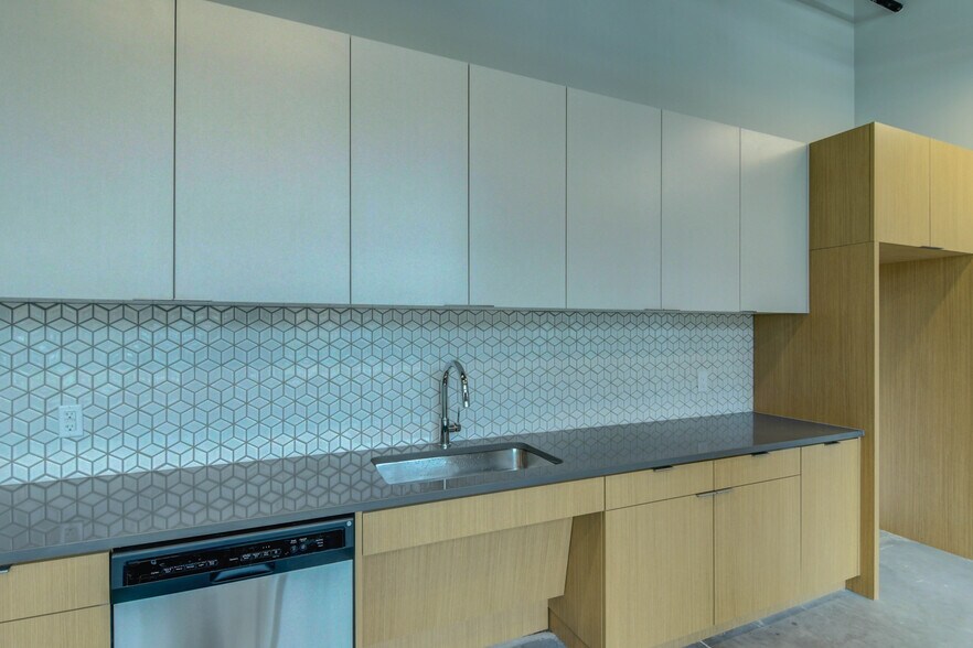 More Photos Of 1800 E 4th St, Austin Apartments For Sale