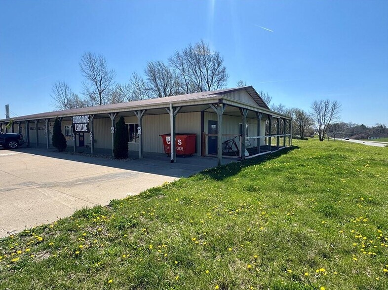 More Photos Of 14381 S 71 Hwy, Savannah Freestanding For Lease