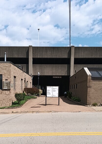 More Photos Of 251 7th St, New Kensington Medical For Sale