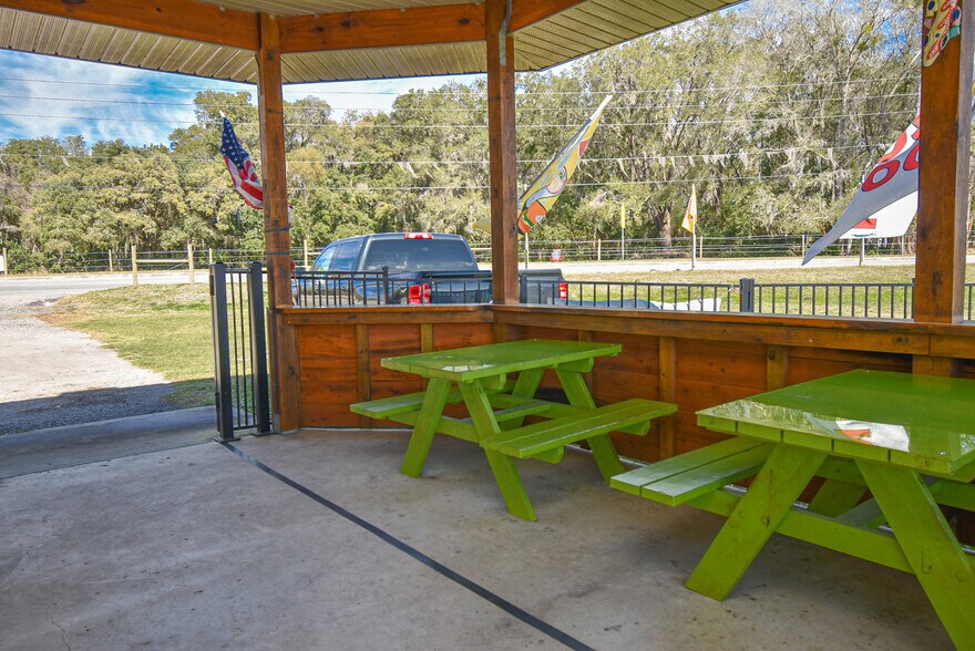 More Photos Of 831 Huntington Rd, Crescent City Freestanding For Sale