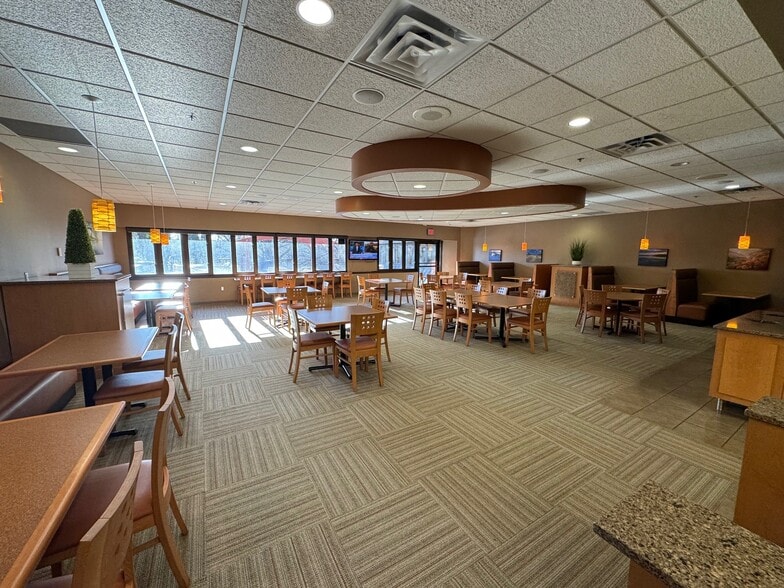 More Photos Of 14615 Lone Oak Rd, Eden Prairie Office For Sale