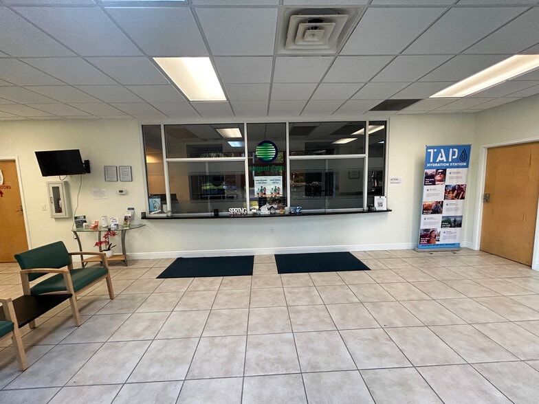 More Photos Of 128 NW 137th Dr, Jonesville Office For Lease