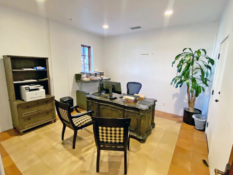 More Photos Of 523 Chapala St, Santa Barbara Office For Lease