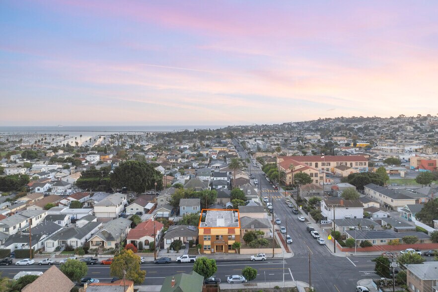 More Photos Of 383 W 14th St, San Pedro Apartments For Sale