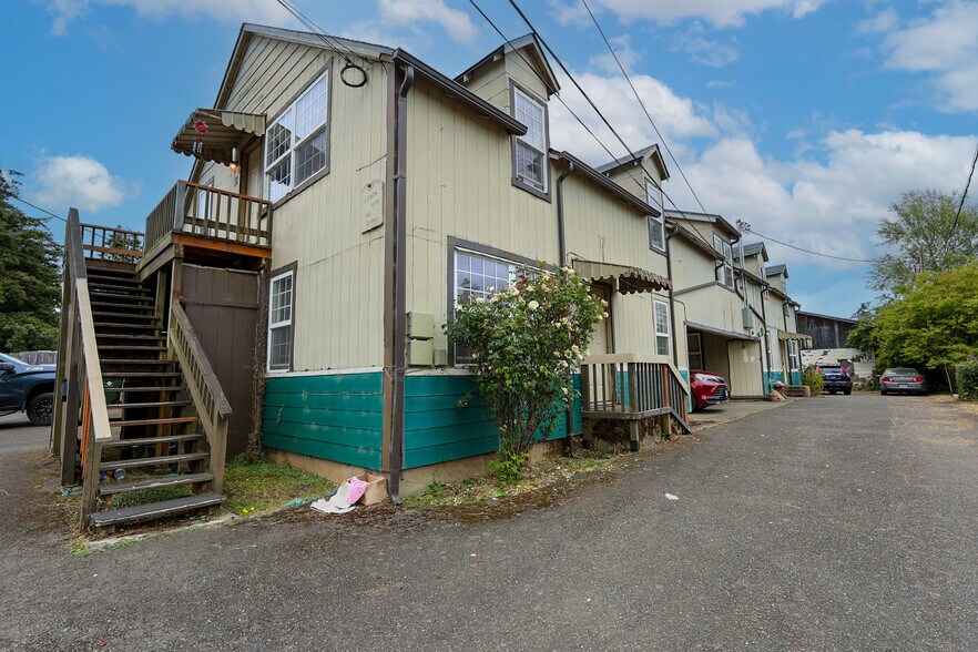 More Photos Of 1740 Spruce St, Myrtle Point Apartments For Sale