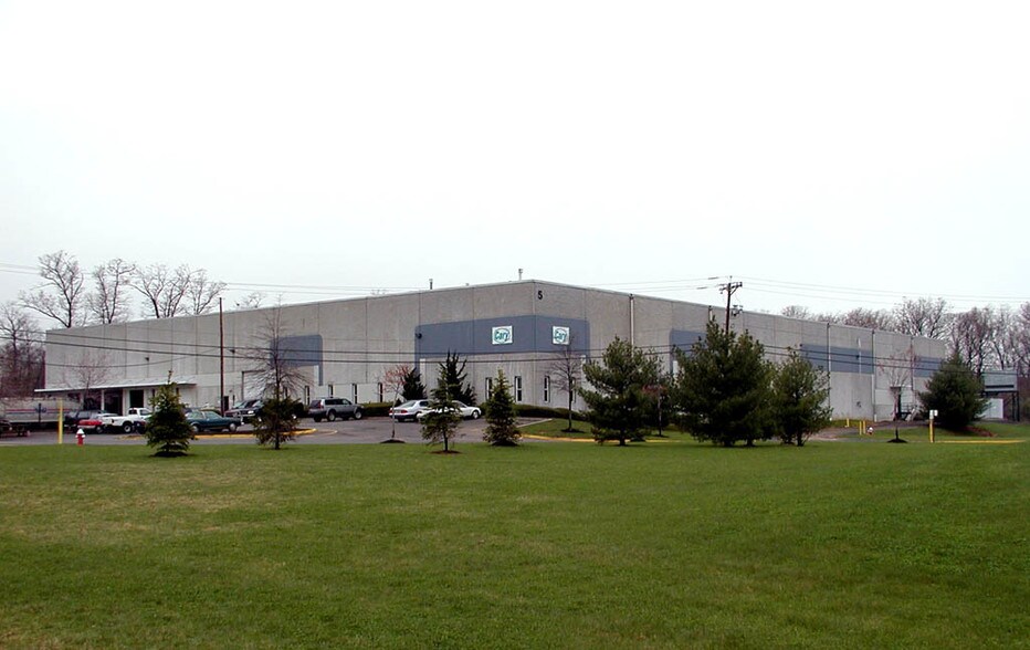 More Photos Of 5 Nicholas Ct, South Brunswick Warehouse For Lease
