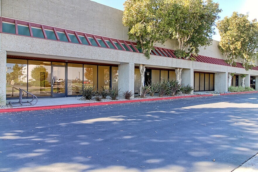 More Photos Of 1891 Goodyear Ave, Ventura Manufacturing For Lease