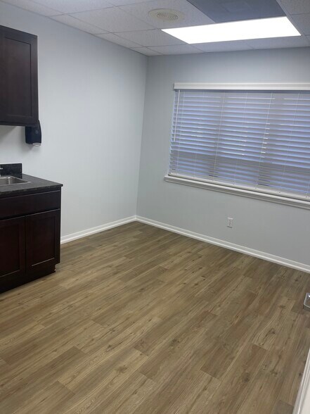 More Photos Of 12640 World Plaza Ln, Fort Myers Medical For Lease