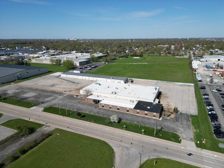 Primary Photo Of 2323 N Roemer Rd, Appleton Warehouse For Lease