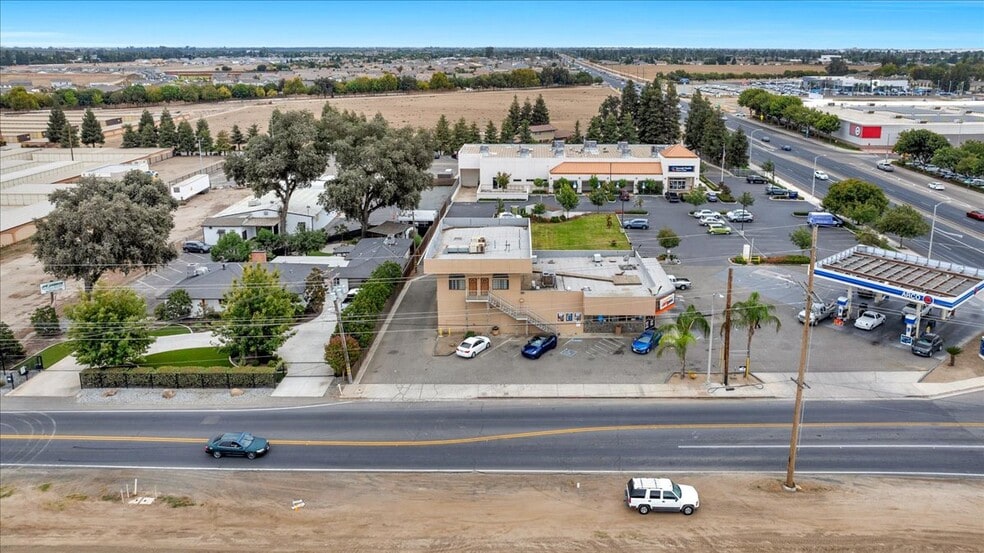 More Photos Of 1088 N Mooney Blvd, Tulare Freestanding For Lease