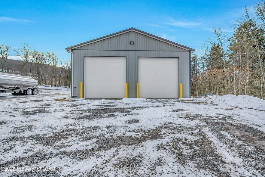Primary Photo Of 7147 Blue Ridge Trl, Mountain Top Industrial For Lease