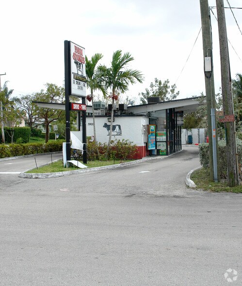 Primary Photo Of 3900 Riverland Rd, Fort Lauderdale Convenience Store For Sale