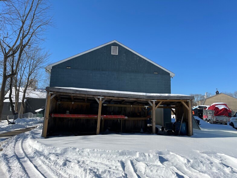 More Photos Of 1195 Putnam Pike, Chepachet Freestanding For Lease