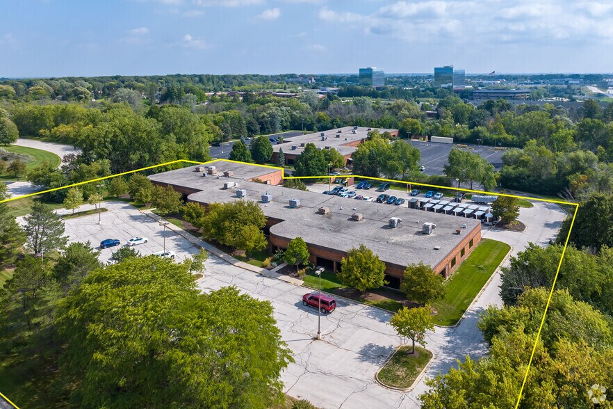 More Photos Of 11950 W Lake Park Dr, Milwaukee Office For Sale
