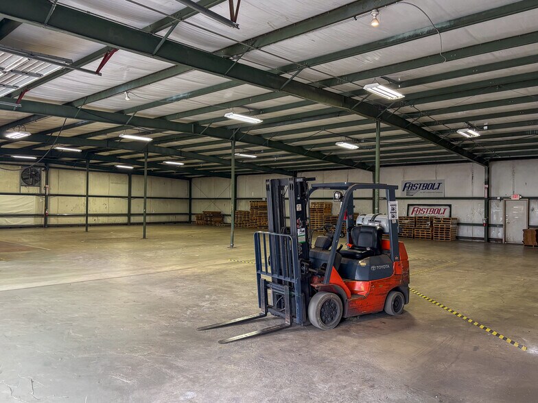 More Photos Of 3280 Industry Dr, North Charleston Warehouse For Lease