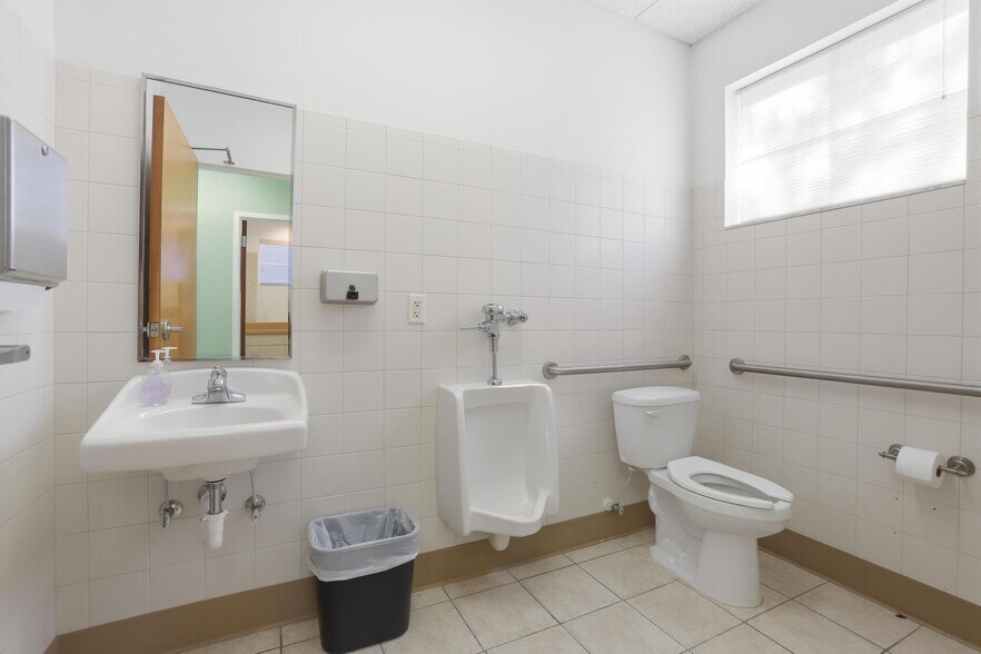 More Photos Of 344 S Woodland Blvd, Deland Office For Sale