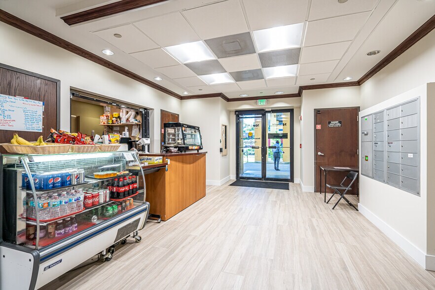 More Photos Of 3702 Washington St, Hollywood Medical For Lease