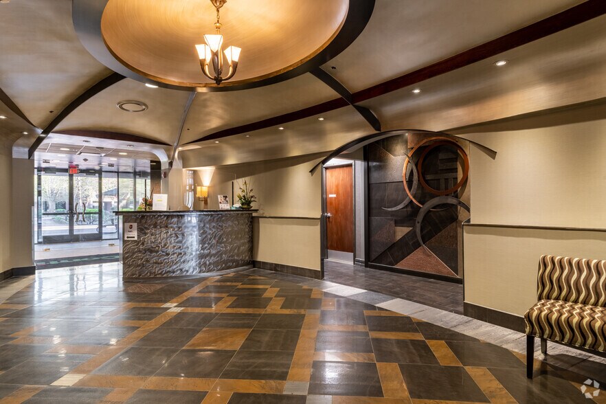 More Photos Of 2045 Lincoln Hwy, Edison Office For Lease