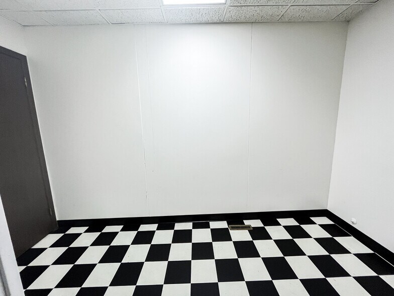 More Photos Of 5265 W Pierson Rd, Flushing Medical For Sale