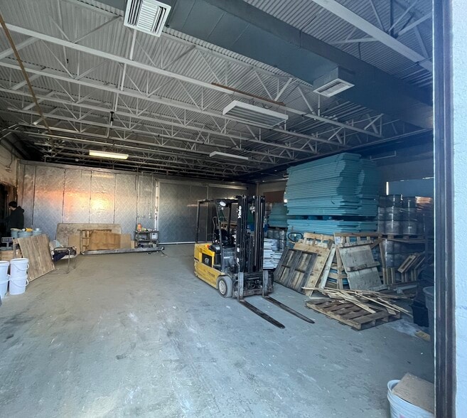 More Photos Of 131 Liberty Ave, Mineola Warehouse For Sale