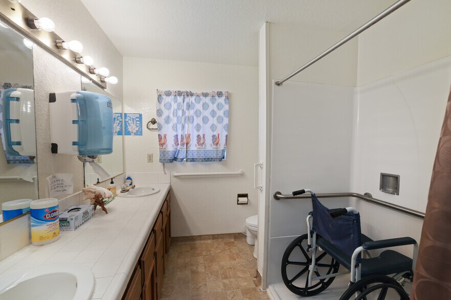 More Photos Of 13765 Lisa Way, Red Bluff Assisted Living For Sale