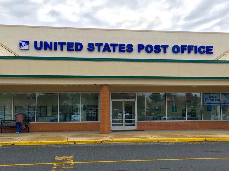 More Photos Of 1600-1796 W Newport Pike, Wilmington Unknown For Lease