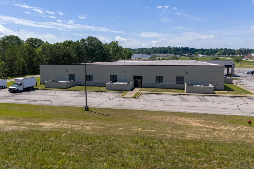 More Photos Of 500 Industrial Dr, Hamilton Industrial For Sale