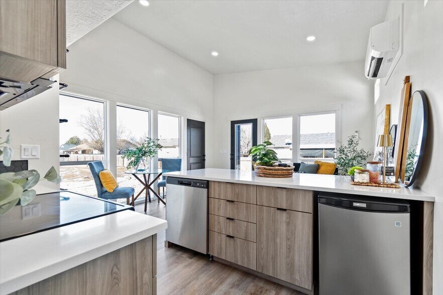 More Photos Of 362-436 W London St, Middleton Manufactured Housing Mobile Home Park For Sale