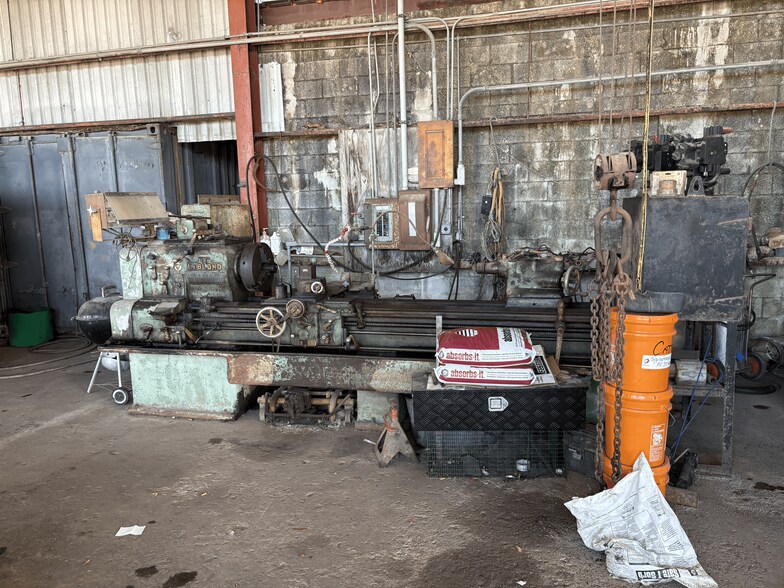 More Photos Of 211 N 9th St, Immokalee Contractor Storage Yard For Sale