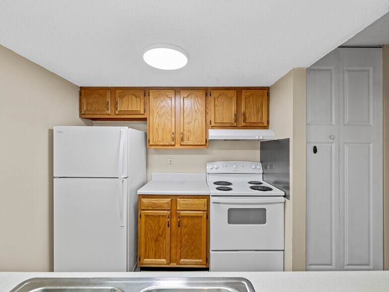 More Photos Of 58 Broadway St, Asheville Storefront Retail Residential For Sale