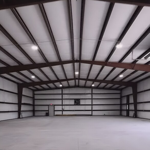 More Photos Of 1140 Clarks Rd, New Bern Warehouse For Lease