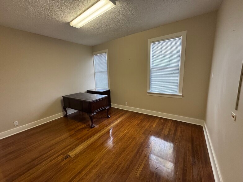 More Photos Of 436 S Fannin Ave, Tyler Office Residential For Sale