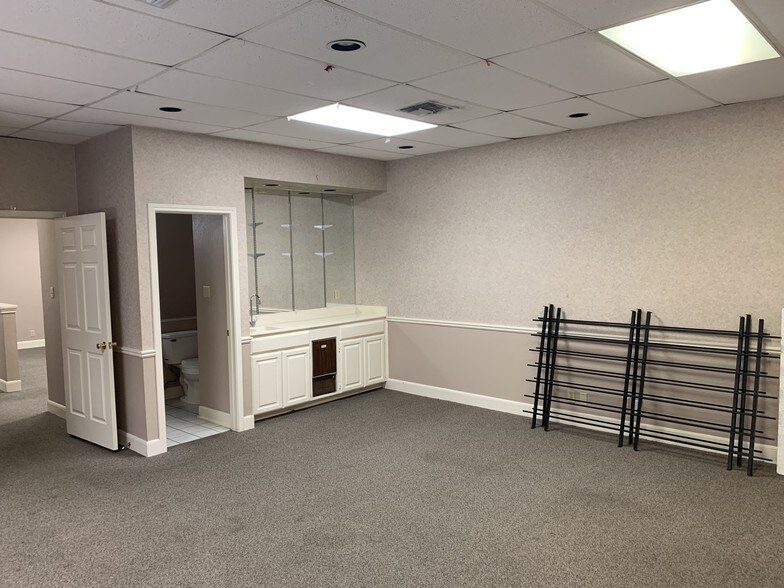 More Photos Of 4710 Shavano Oak, San Antonio Office For Lease